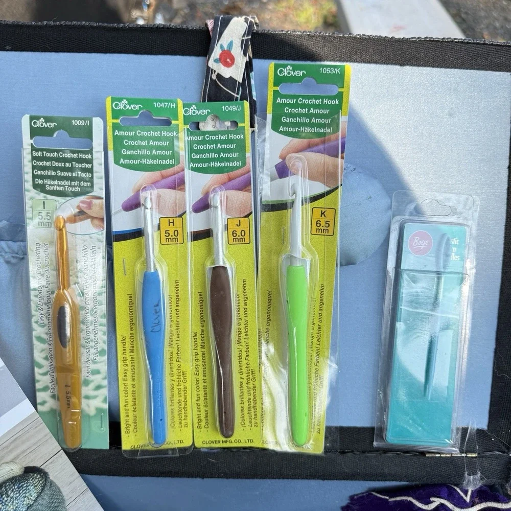 Huge crochet Lot Yarn Hooks Thread Eyes‎ Noses Books & More